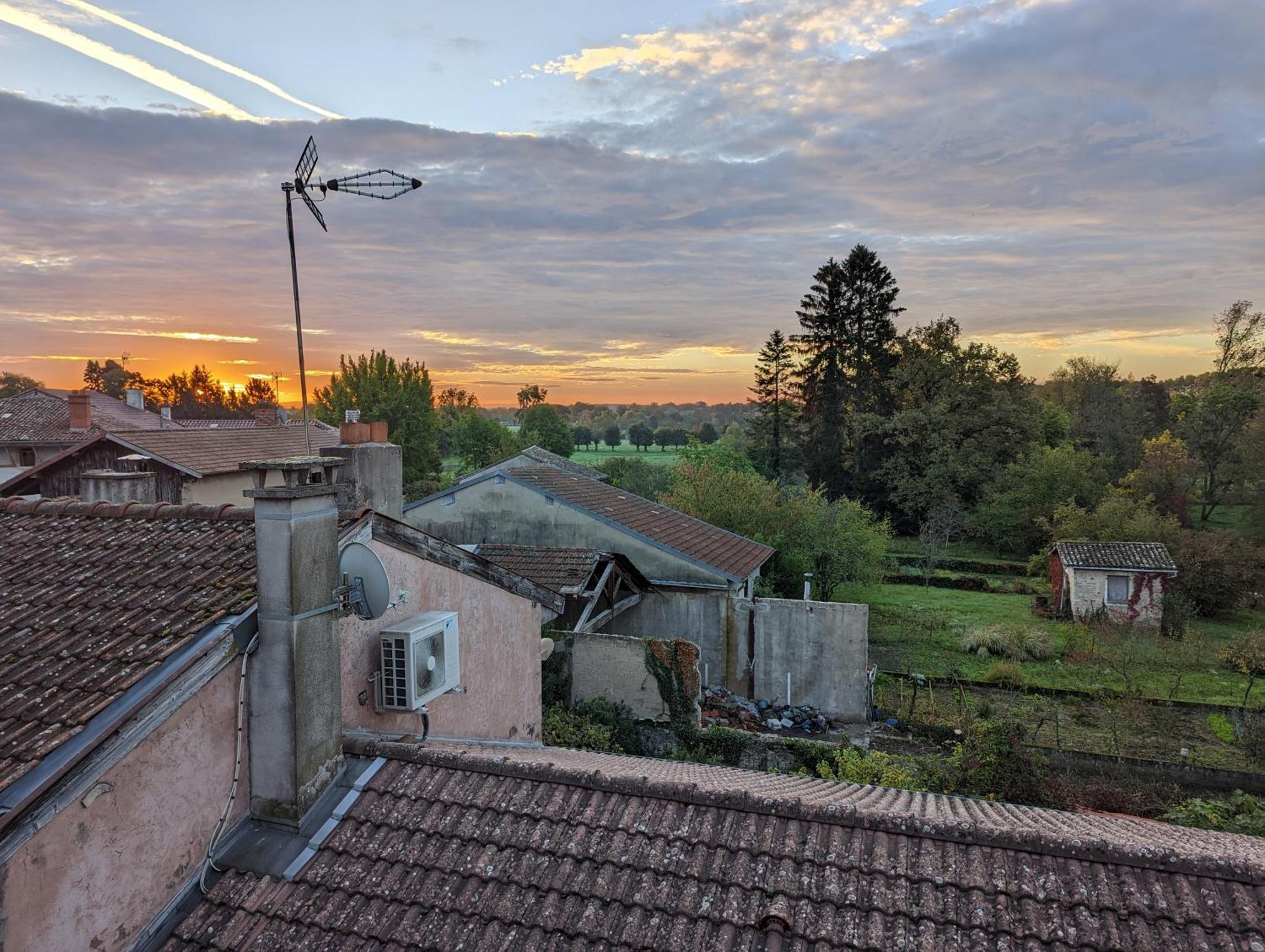 Le Cinoche, Cocon Sous Les Toits Apartment Pont de Vaux Bagian luar foto