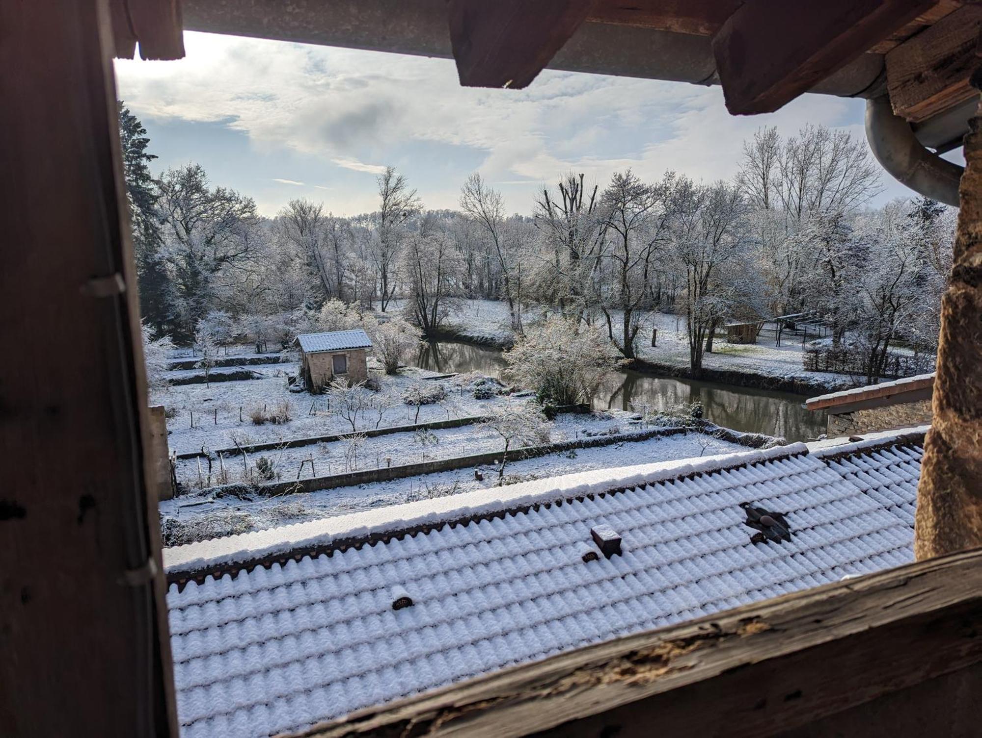 Le Cinoche, Cocon Sous Les Toits Apartment Pont de Vaux Bagian luar foto
