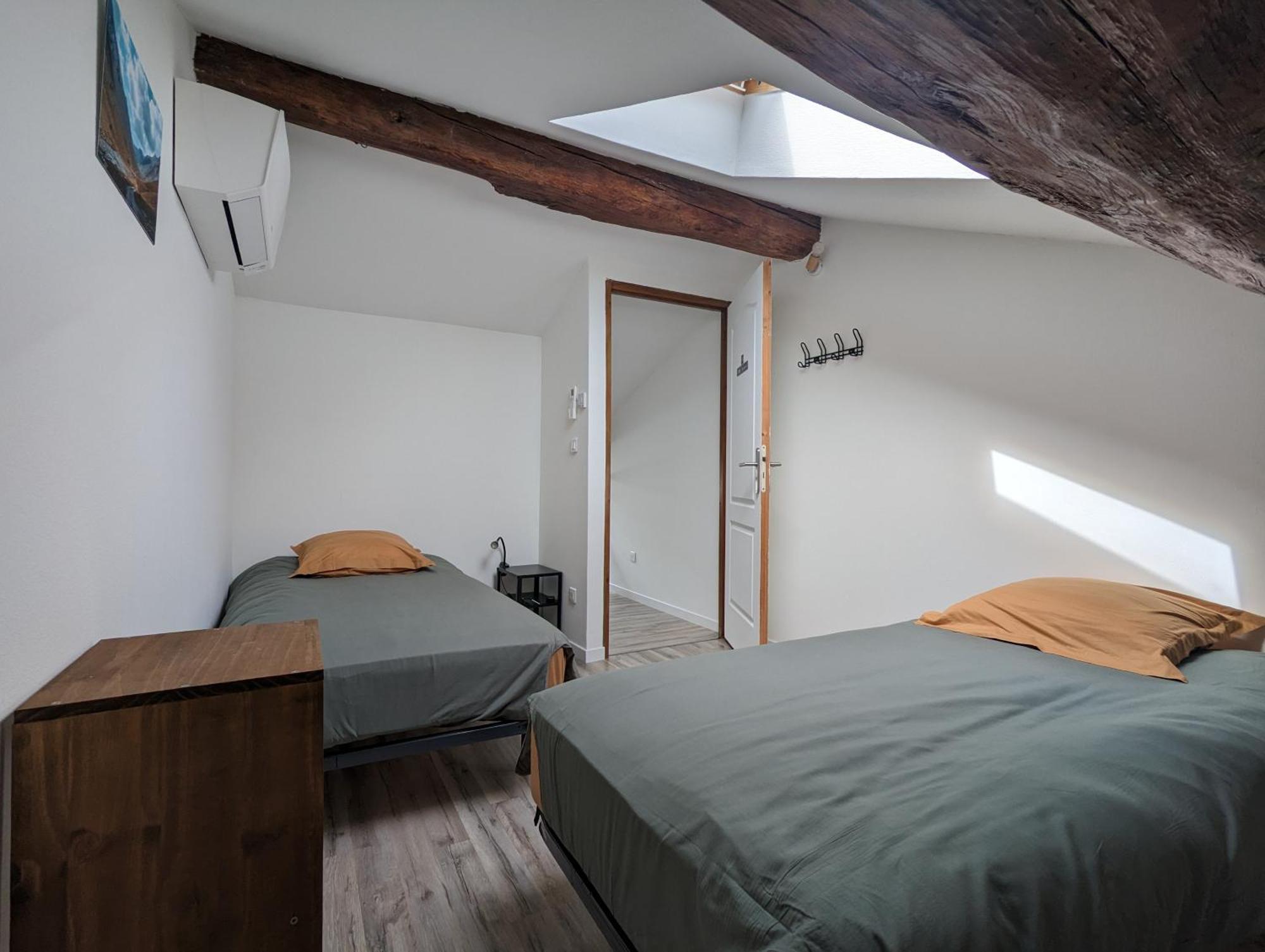 Le Cinoche, Cocon Sous Les Toits Apartment Pont de Vaux Bagian luar foto